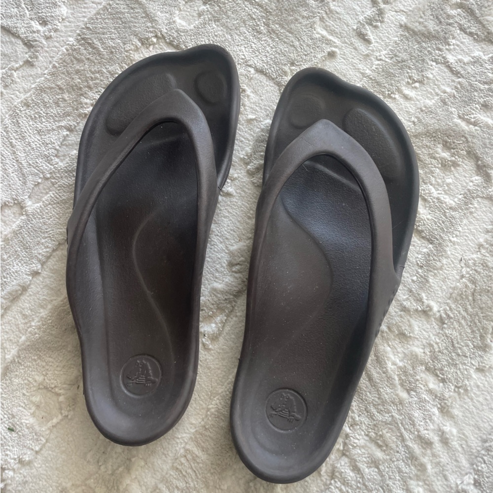 Croc Sandals size 6 women
